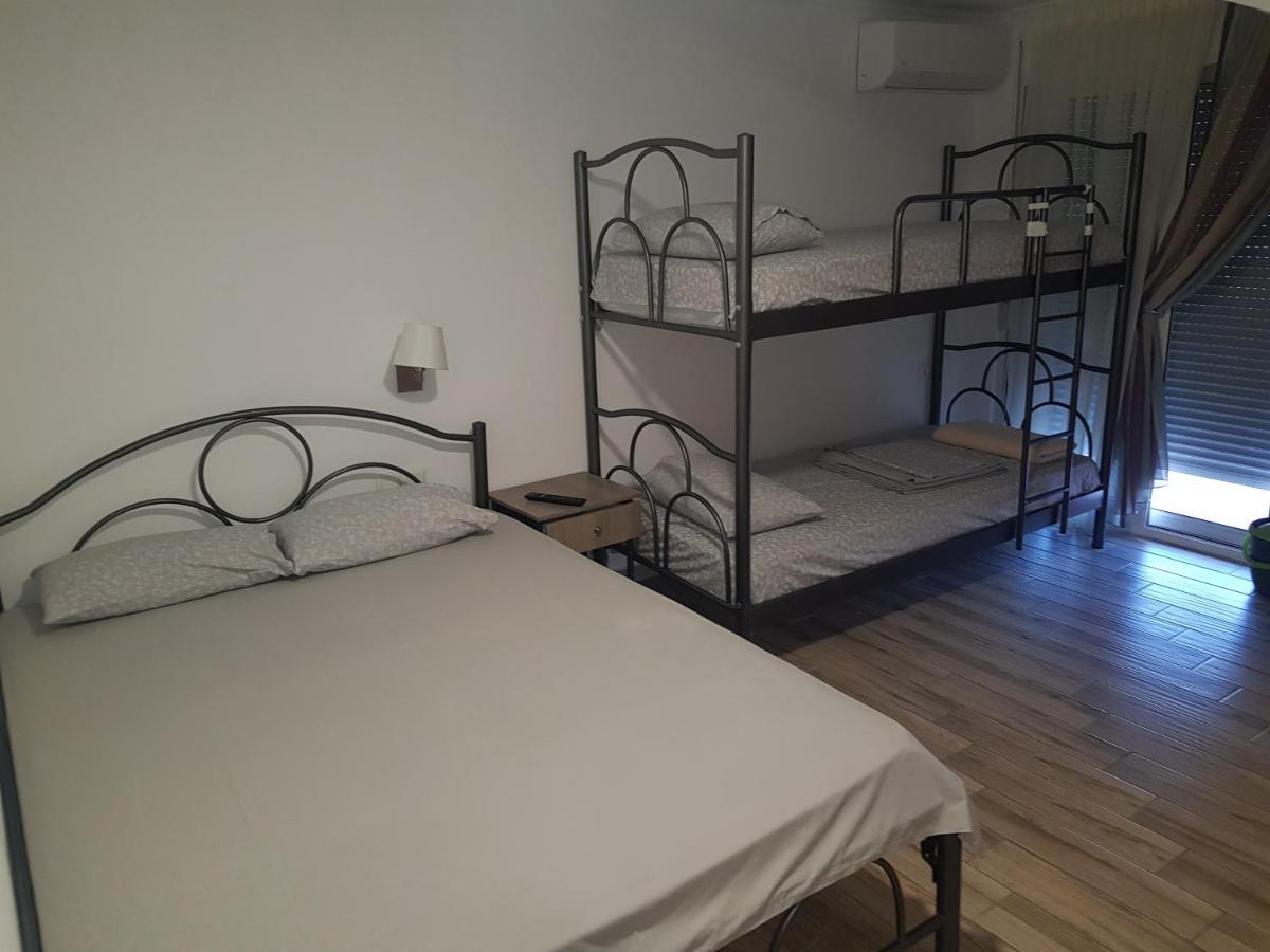 Villa Giannis Apartments Vrasná Esterno foto